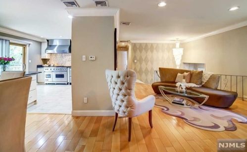 550 Franklin Ave, Franklin Lakes NJ  07417-2512 exterior