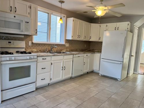 19 Myrtle Ave, Middletown NY  10940-4122 exterior