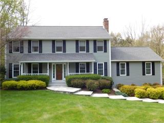 8 Golden Hill Ln, Huntington CT  06484-1674 exterior