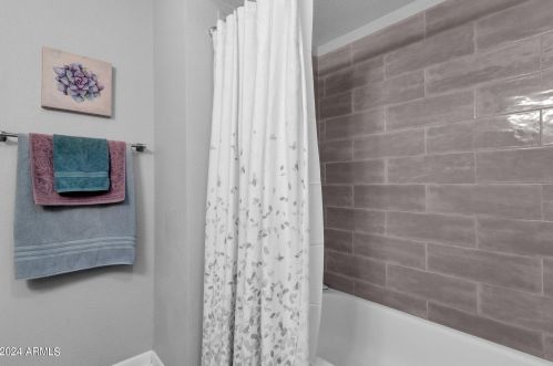 4636 Michelle Dr, Glendale AZ  85308-1519 exterior