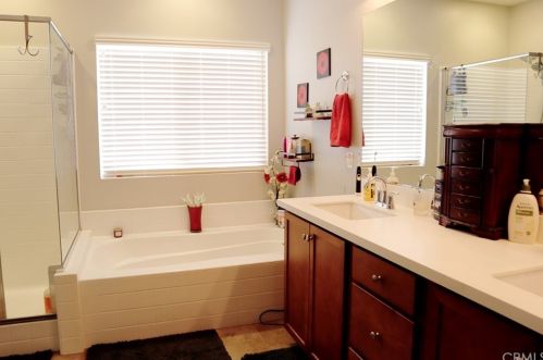 1360 Quince St, Beaumont CA  92223-8454 exterior