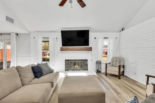 221 Jubilee Way, Rio Linda CA  95673-3326 exterior