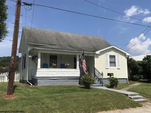 167 Randolph St, Hodgesville, WV 26201-2327