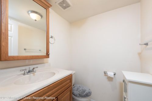 5 Three Pence Ln, Jackson Twp NJ  08527-2256 exterior