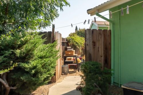 2130 Creek Ct, Newman CA  95360-1445 exterior