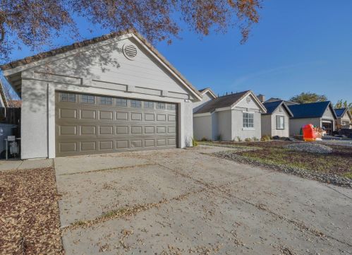 168 Driftwood Ct, Los Banos CA  93635-6302 exterior