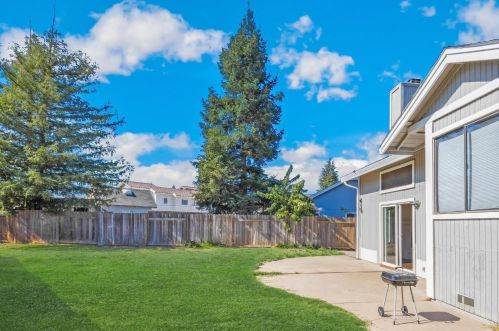 7934 Kyle Ct, Citrus Heights CA  95610-2461 exterior