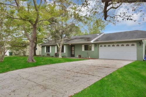 1090 Leeward Dr, Deltona, FL 32738-6628