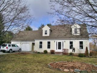 44 Steeplebush Rd, Shelburne, VT 05482-6652