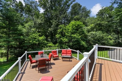 29 Maple Village Ct, Bernardsville NJ  07924-2509 exterior