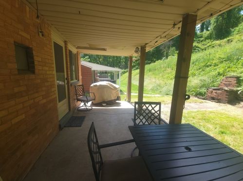 6279 Poketa Rd, Verona PA  15147-3305 exterior