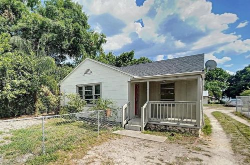 2938 Avenue G, Winter Haven FL  33880-2127 exterior