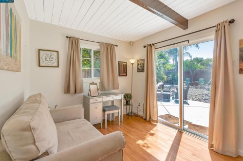 37 Beach Dr, West Pittsburg, CA 94565-1406