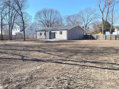 8 Jewel Dr, Holtsville NY  11742-1020 exterior