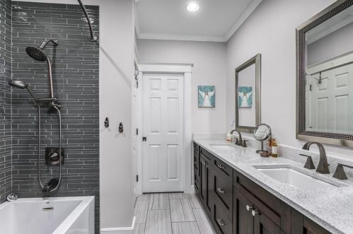 18604 Avenue Monaco, Lutz FL  33558-5316 exterior