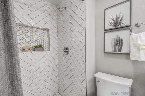 4168 Genesee Ave, San Diego CA  92111-2716 exterior