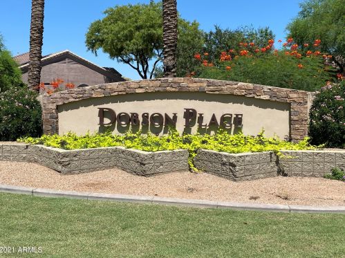281 Laura Dr, Chandler, AZ 85225-4120