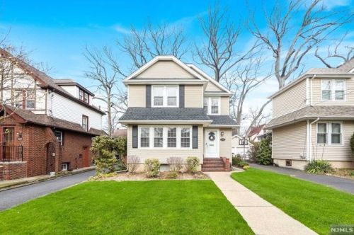 549 Cumberland Ave, Teaneck, NJ 07666-2650