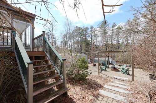 16 10th St, Kingston NH  03848-3717 exterior