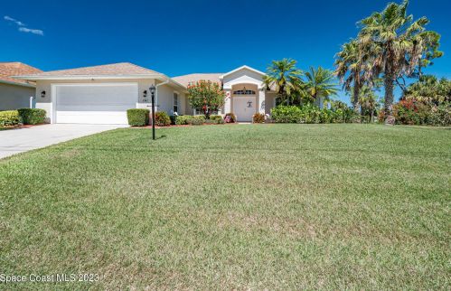 141 Joy Haven Dr, Sebastian, FL 32958-6201