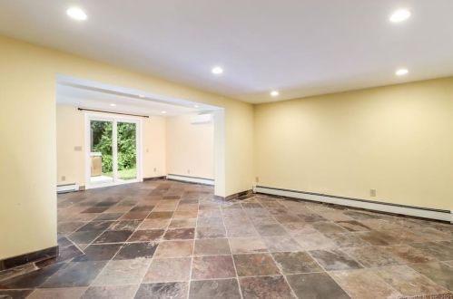 13 Clearview Dr, Brookfield Center CT  06804-1407 exterior