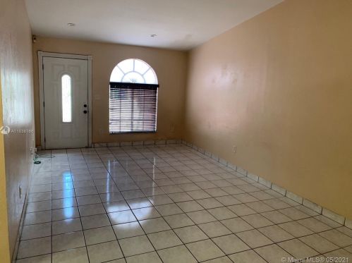 7681 178th Ter, Hialeah, FL 33015-6163