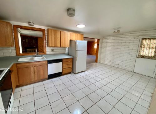 4910 Sunrise Ave, Tucson, AZ 85705-1835