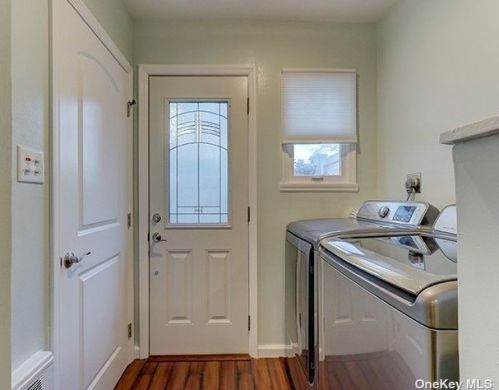 2534 Sawmill Rd, North Bellmore NY  11710-2322 exterior