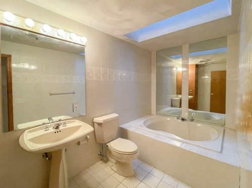 8 Falcon Crest Dr, Providence RI  02919-3100 exterior