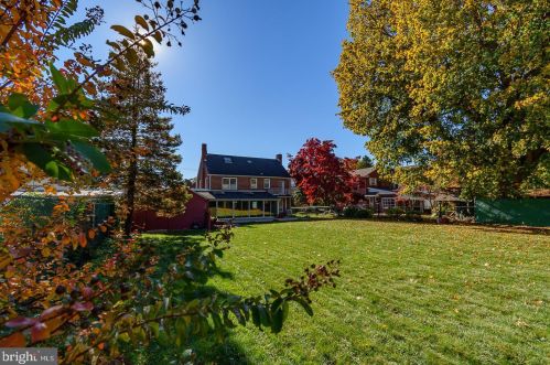 556 Leverington Ave, Philadelphia PA 19128-3314 exterior