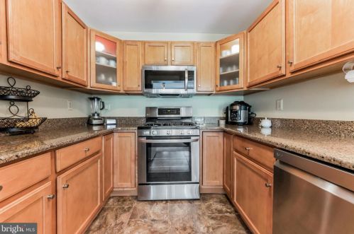 117 Fairway Dr, Collegeville, PA 19426-2151