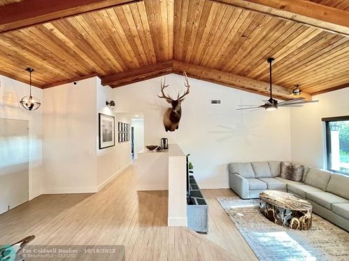 1630 118th Ter, Hollywood FL  33026-2546 exterior