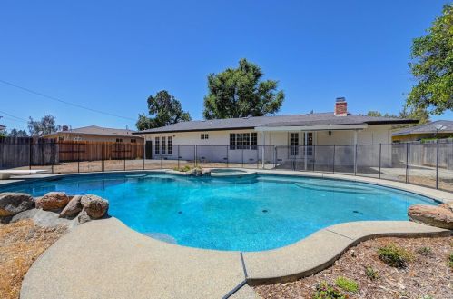 855 B St, Liberty Farms CA  95620-3311 exterior