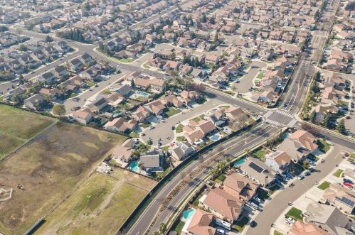 2926 Gambler Hill Ct, Riverbank, CA 95367-9453