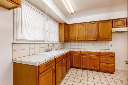 5551 Fullerton Ave, Buena Park CA  90621-1913 exterior