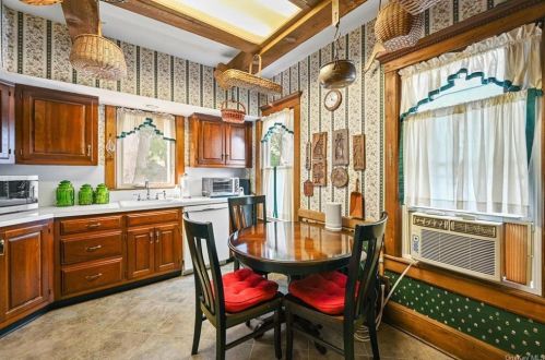 37 Prospect Ave, Middletown NY  10940-4119 exterior