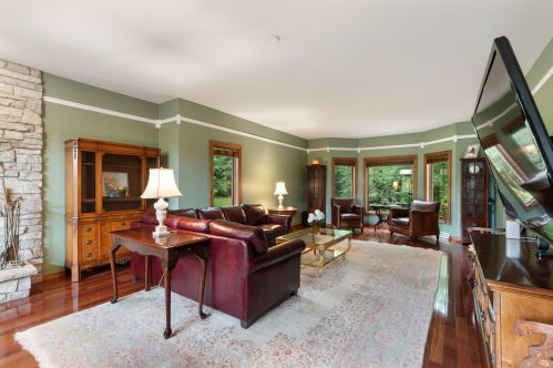 1016 Wallace Lake Rd, West Bend WI  53090-8943 exterior