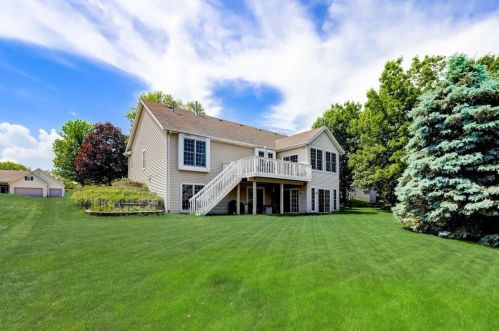516 Eastern Trl, Mukwonago, WI 53149-9547