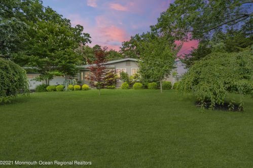 14 Schoener Dr, Bricktown, NJ 08723-6632