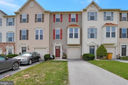 38 Gauley River Path, Falling Waters, WV 25419-4388