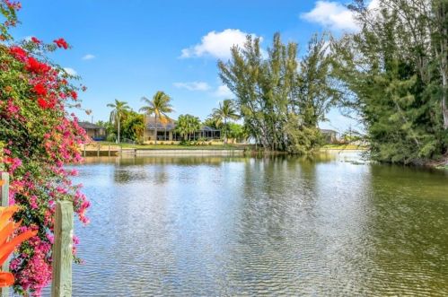 3919 13th Ave, Cape Coral, FL 33909-0064