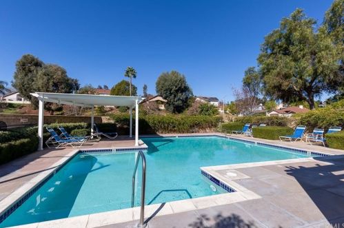 42008 Calabria Dr, Temecula CA  92591-5721 exterior