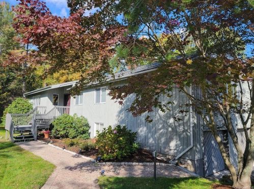 490 Spring Water Ln, New Canaan, CT 06840-6009