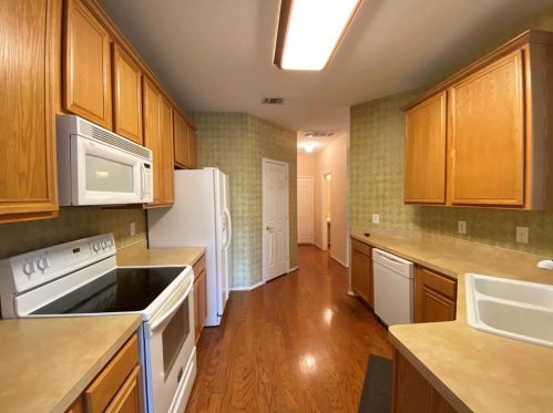 8604 Brunswick Dr, Plano TX  75024-7387 exterior