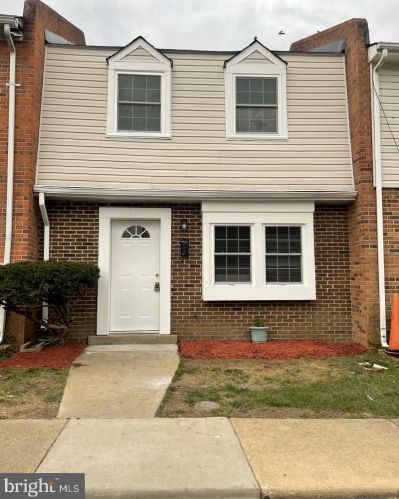 606 Denton Cir, Fredericksburg VA  22401-2704 exterior