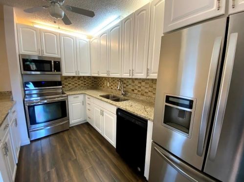 702 Miramar Ln, West Palm Beach, FL 33410-2170