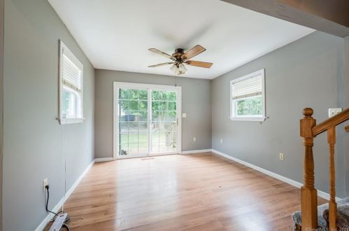 3 Robin St, Waterford CT  06385-2111 exterior