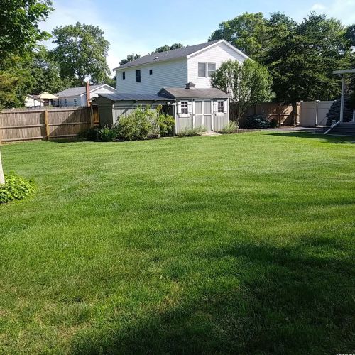 131 Horseblock Rd, South Setauket, NY 11720-4368