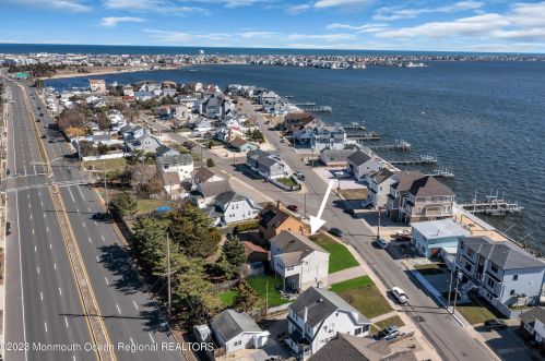 316 Sunset Dr, Pelican Island NJ  08751-2225 exterior