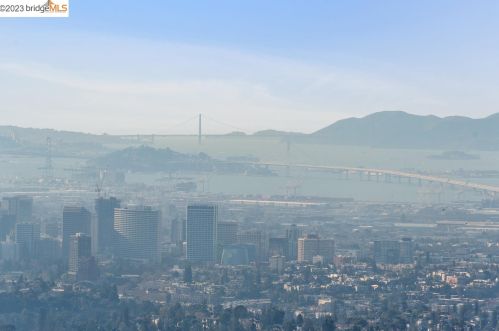 5110 Crockett Pl, Oakland, CA 94602-4121